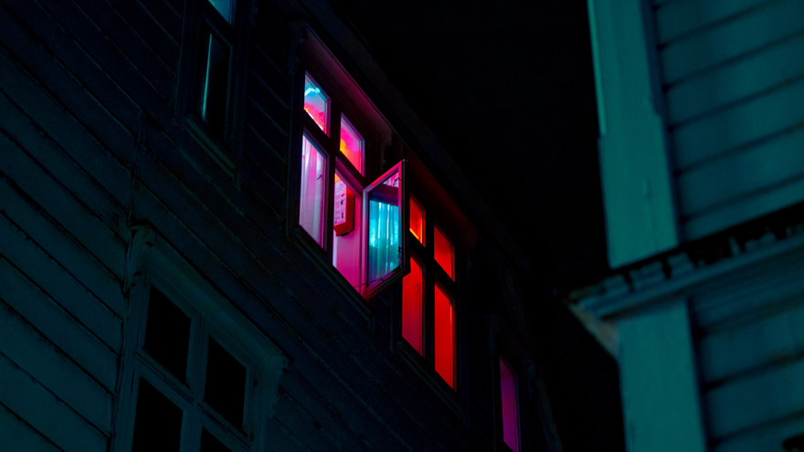 挪威红光幻影 · 色彩斑斓的夜晚摄影丨Aishy-12