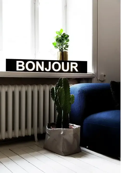 红 SMEG 厨房,温馨两居室的亮点-7