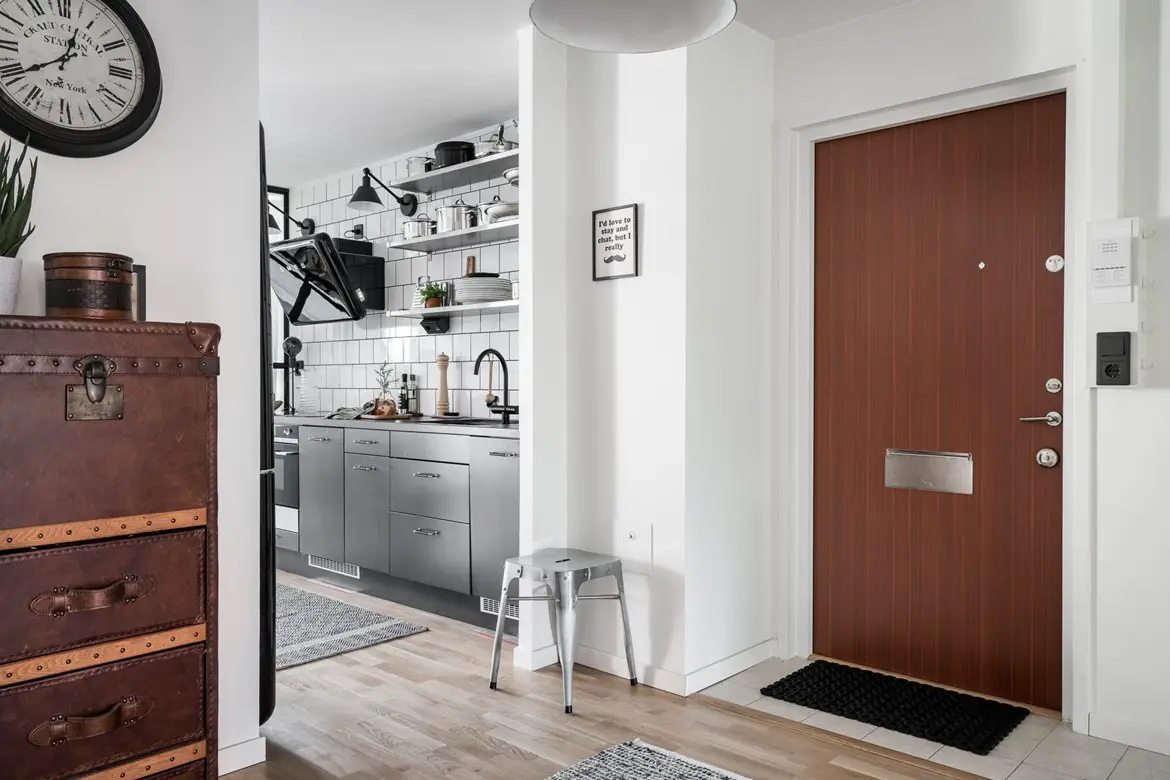 瑞典公寓巧变四居室 | 玻璃隔断打造明亮家庭空间-18