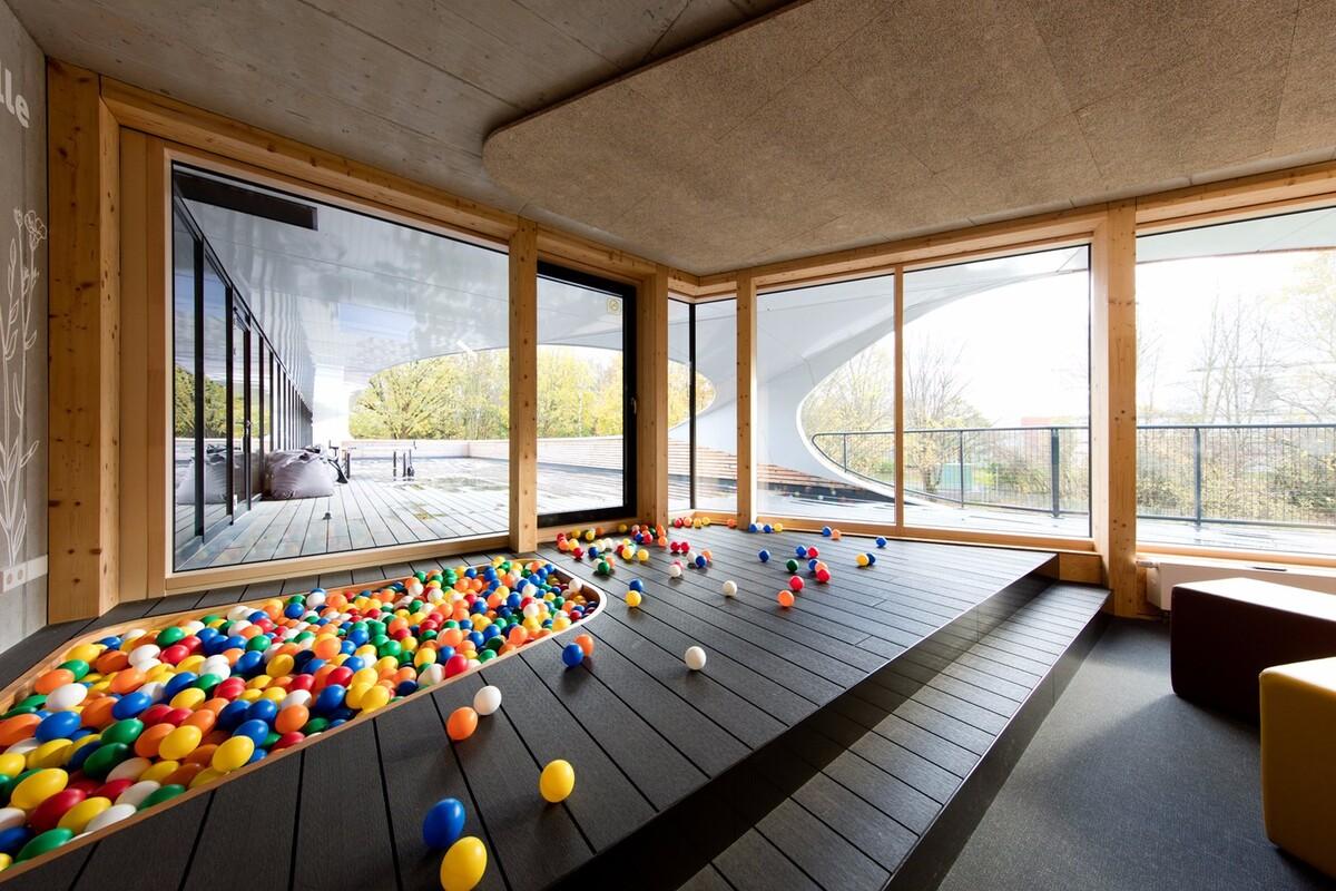 给人创造意外之喜体验感的Y字形青年旅社丨德国丨LAVA,WENZEL + WENZEL-11