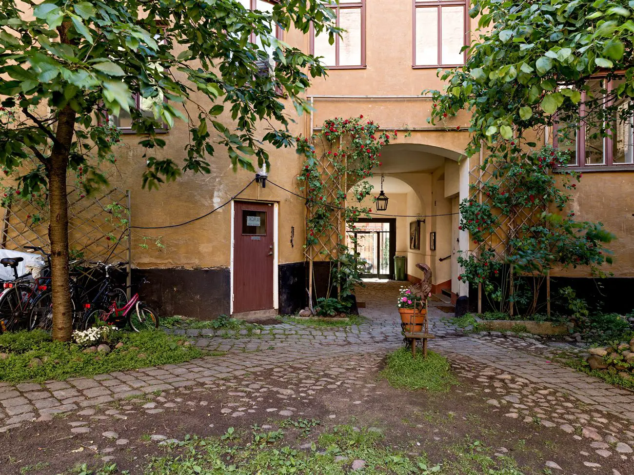 1880 年古建筑中的宁静城市公寓-18