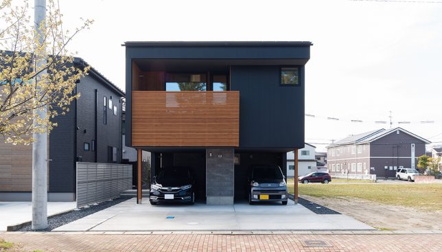 公園に向かい,浮かぶように佇むくつろぎの2階リビング丨加藤淳一級建築士事務所-4