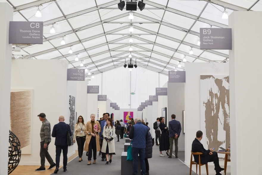 洛杉矶Frieze艺术博览会 · wHY 打造沉浸式室内外空间-23
