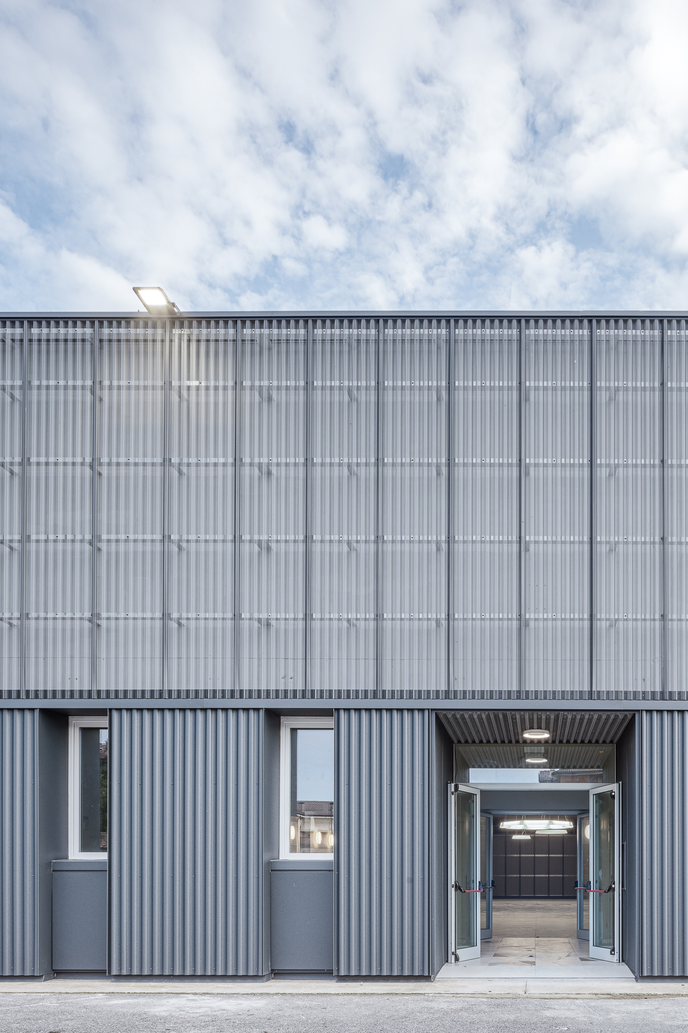 意式乡村多功能厅的焕新设计-7