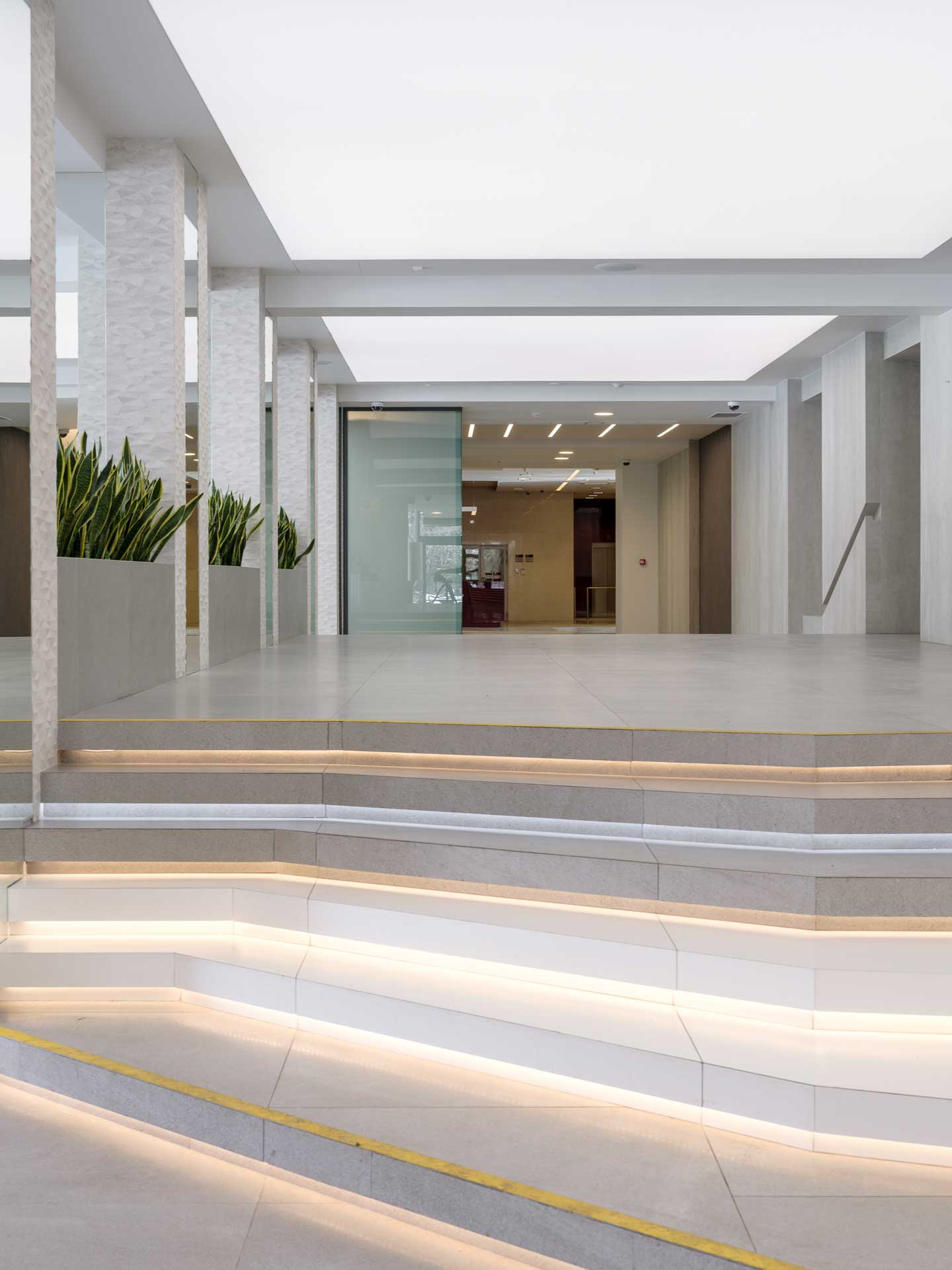 莫斯科“Pavlovsky”商务中心简约风大厅设计-15