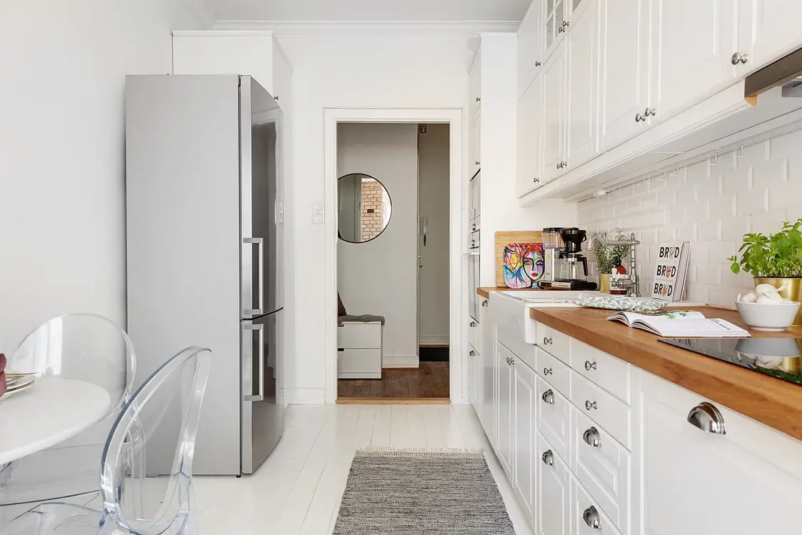 24 平米瑞典小公寓,入口变办公室巧妙利用空间-10