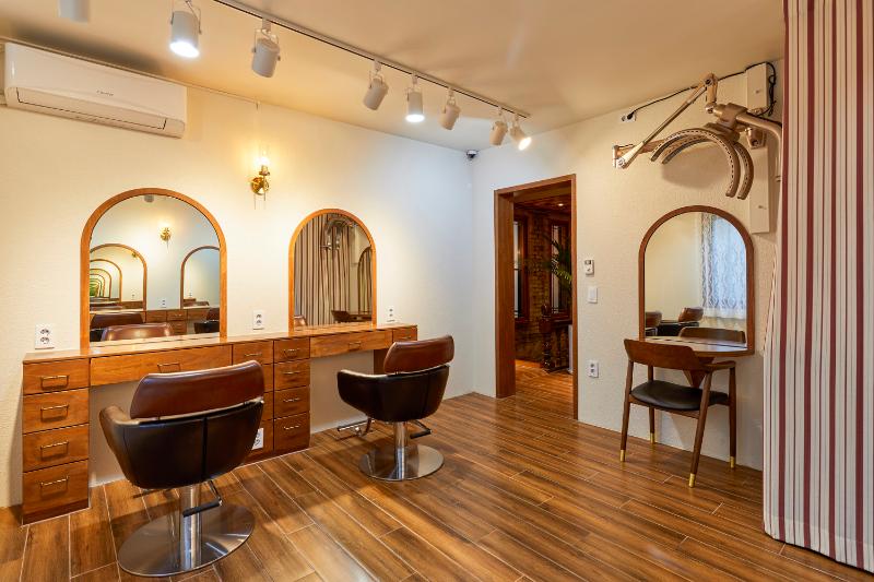 17 坪美妆店，打造简约居家风格-8