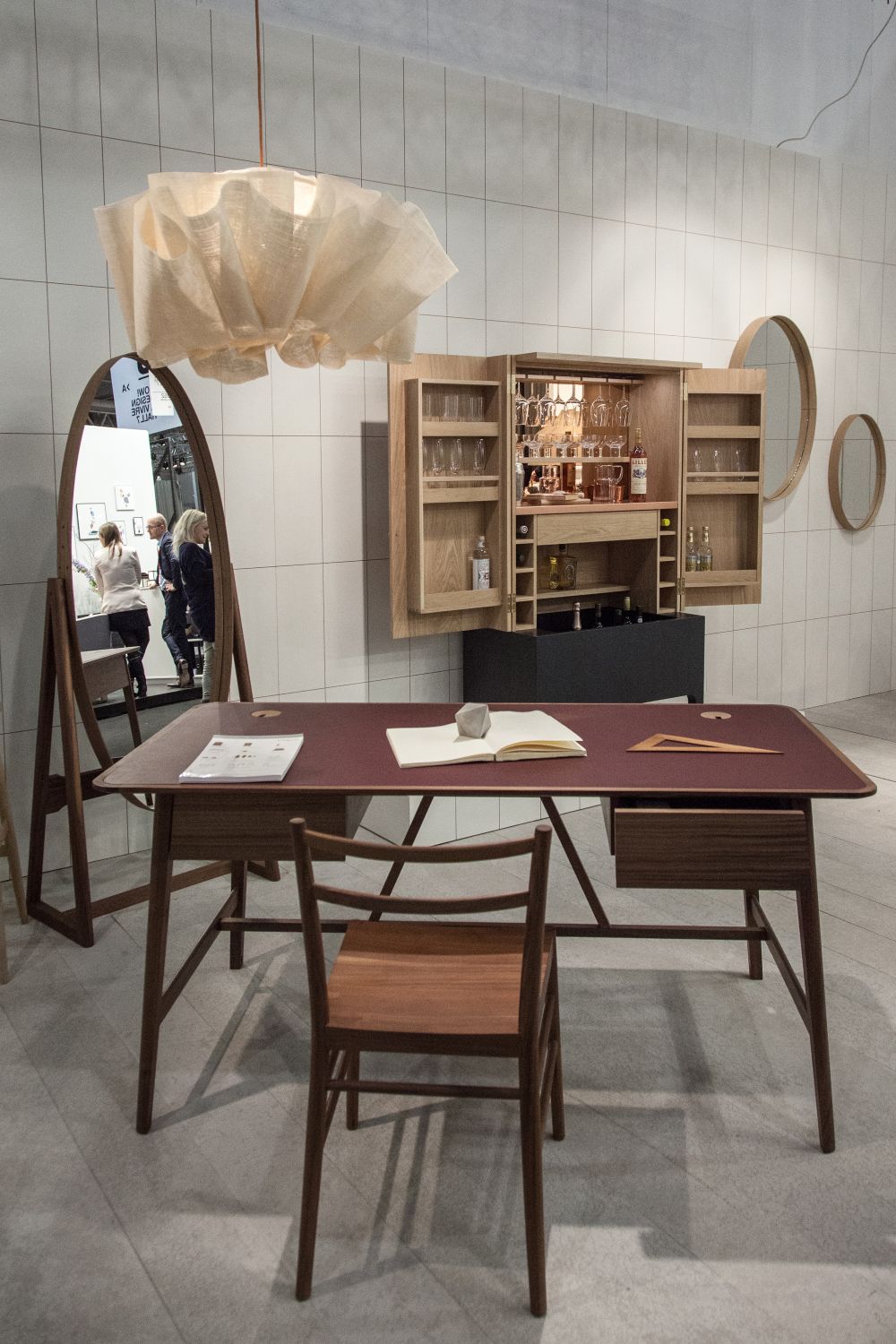 Office Desks That Suit Your Style, Whatever It May Be-4