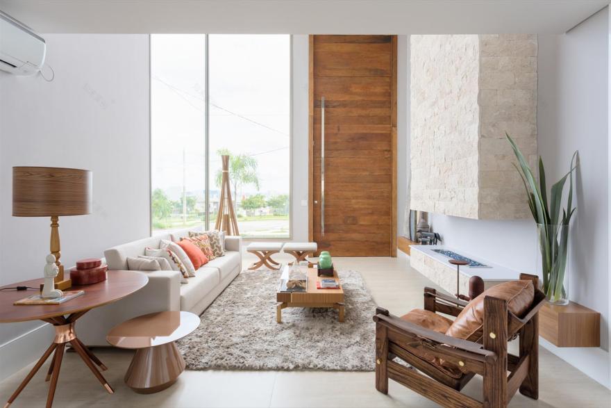 巴西 Mogi das Cruzes 现代住宅 | 木质与玻璃的完美融合-2