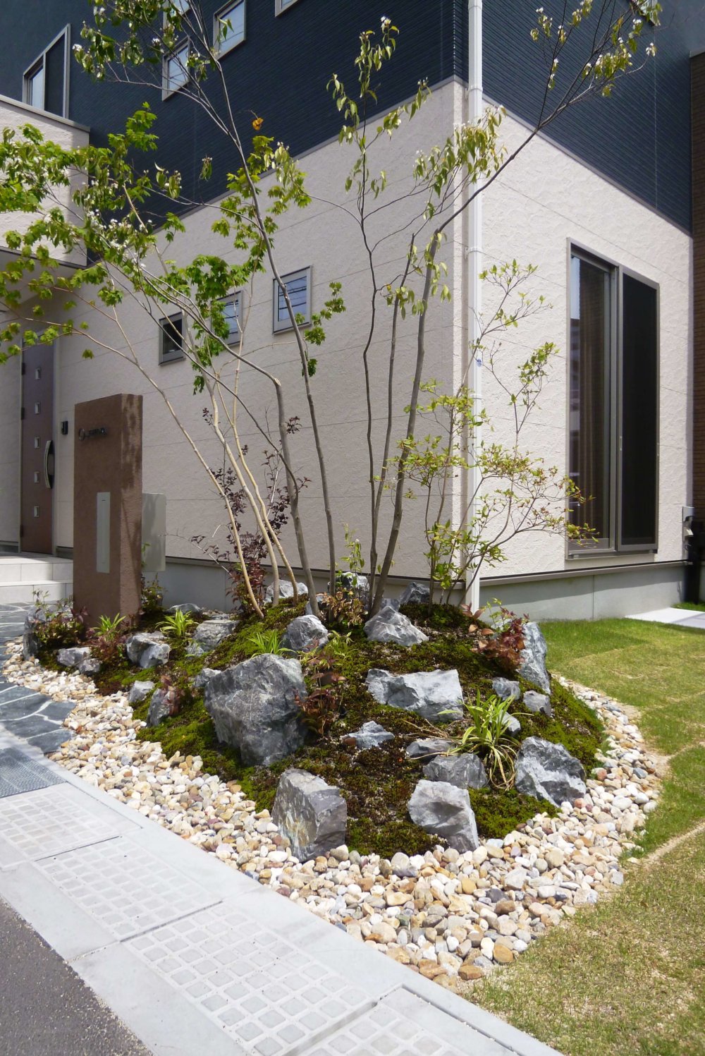 芝生のあるお庭丨そらやLandscape-9