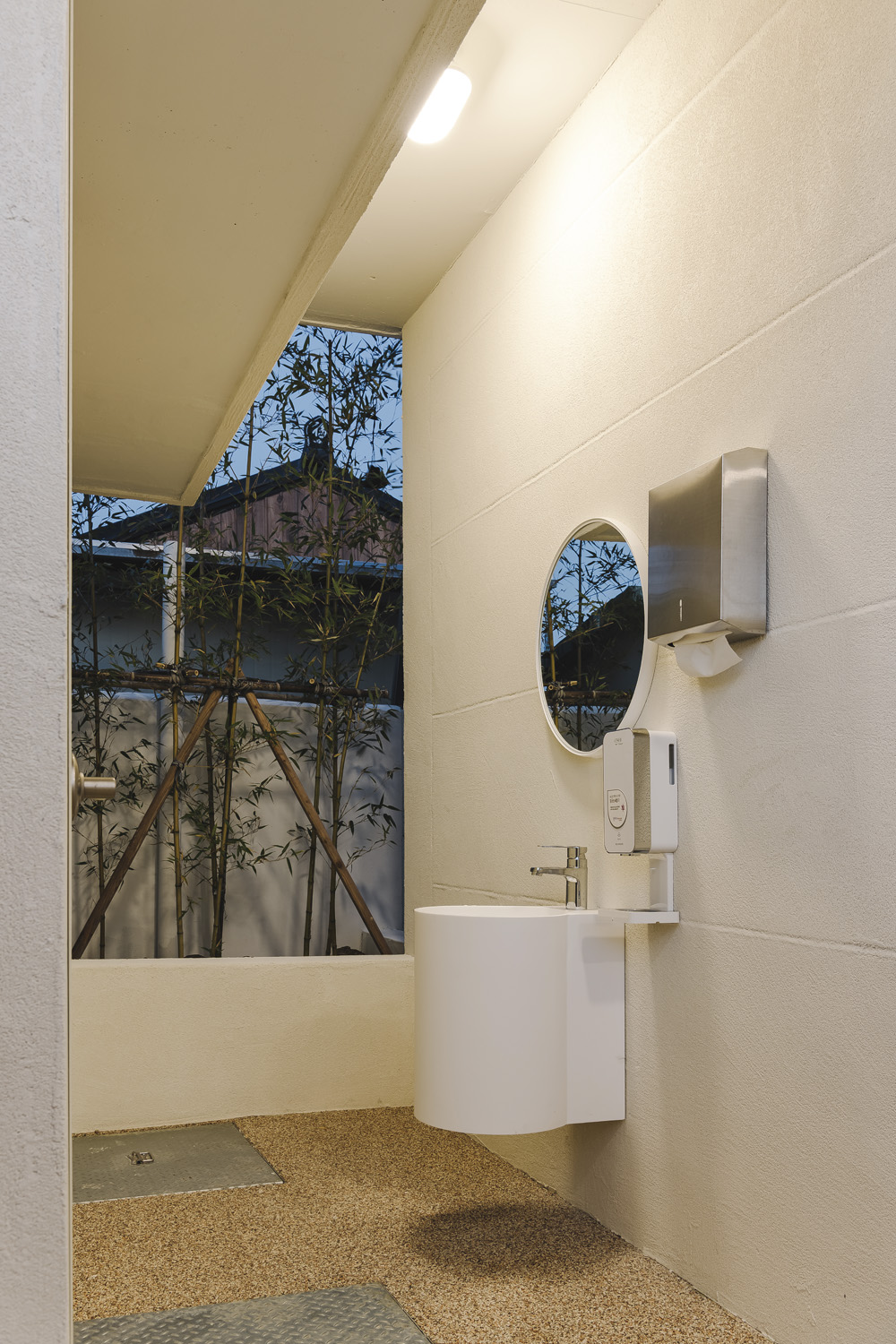 白色与木色，150 平米极简主义韩式餐厅设计-17