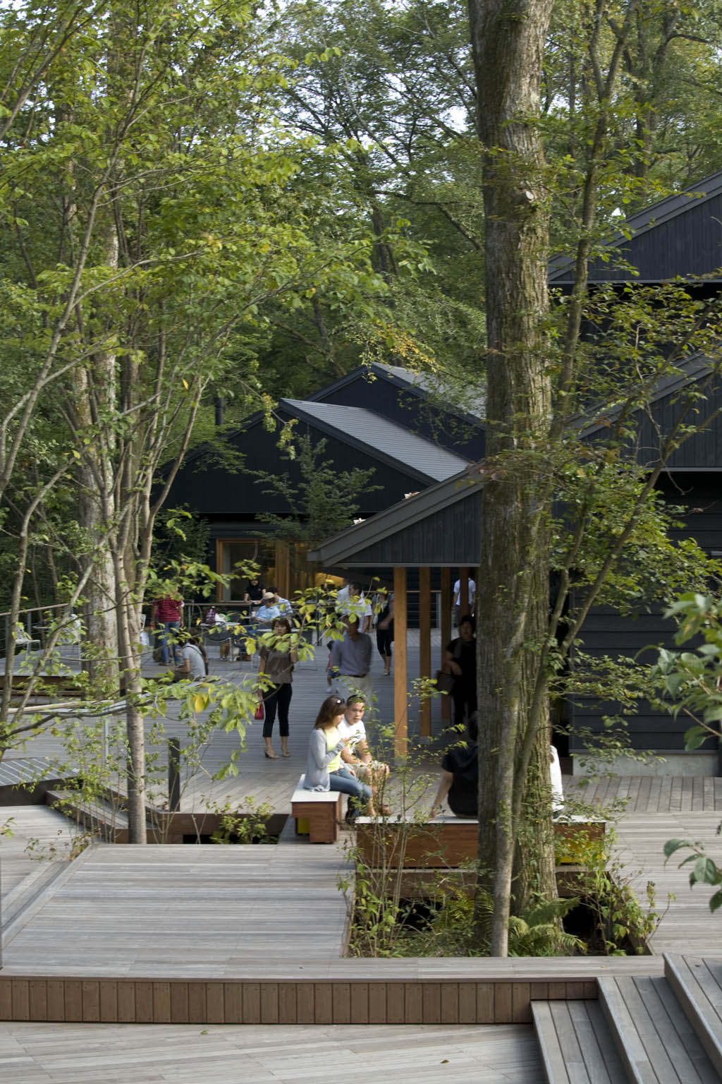 榆树露台 · 融入自然的休闲商业空间丨日本长野丨东环境·建筑研究所,都市环境照明研究所(ICE)等-23