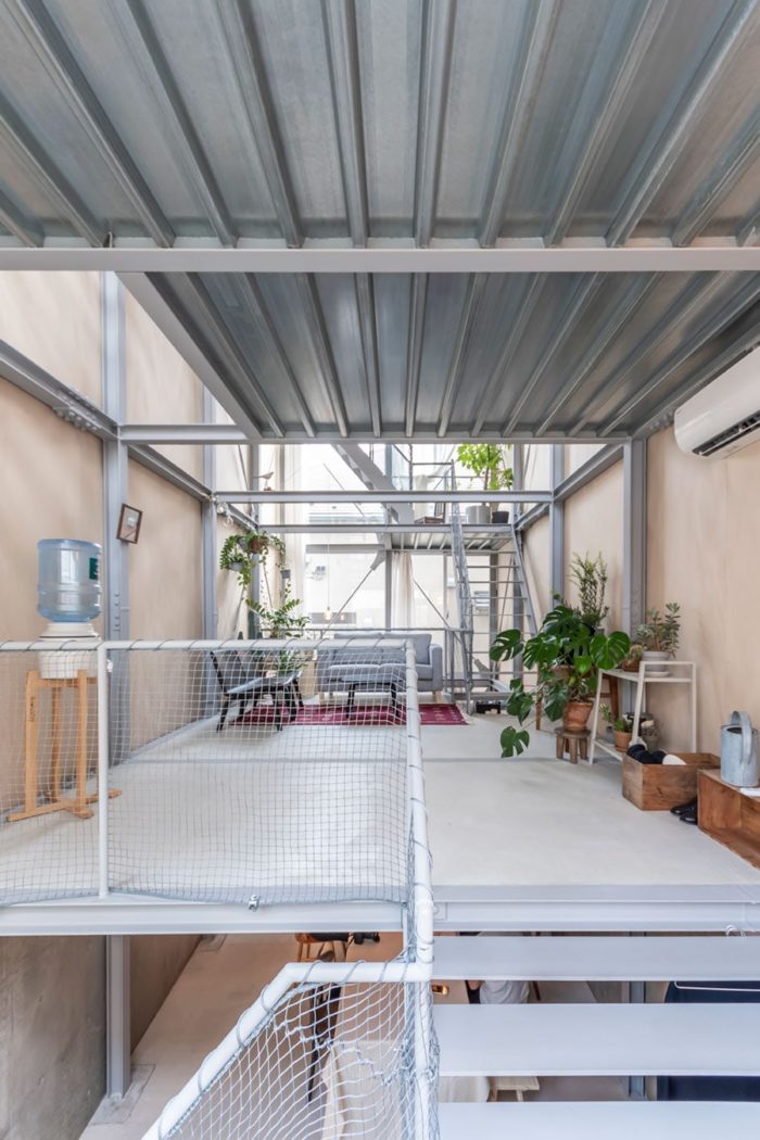 伸びやかに広がる３階建て空間さらなる面白さを見出すために、今も攻略中 | Architecture | 100%LiFE-1