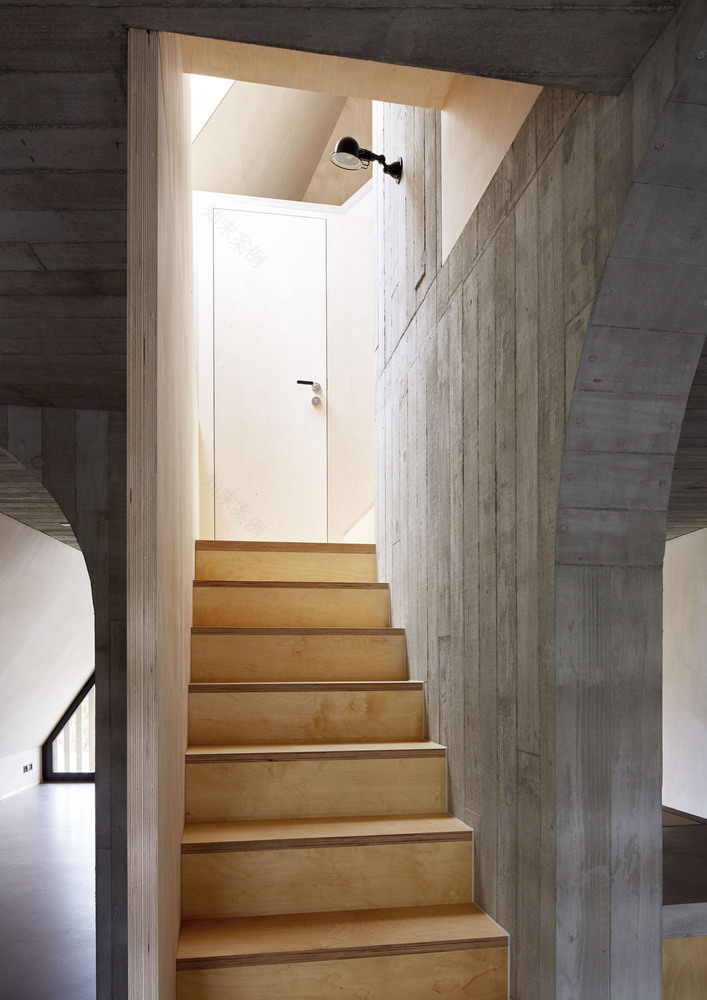 瑞士农舍混凝土改造 独特风格引人入胜-29