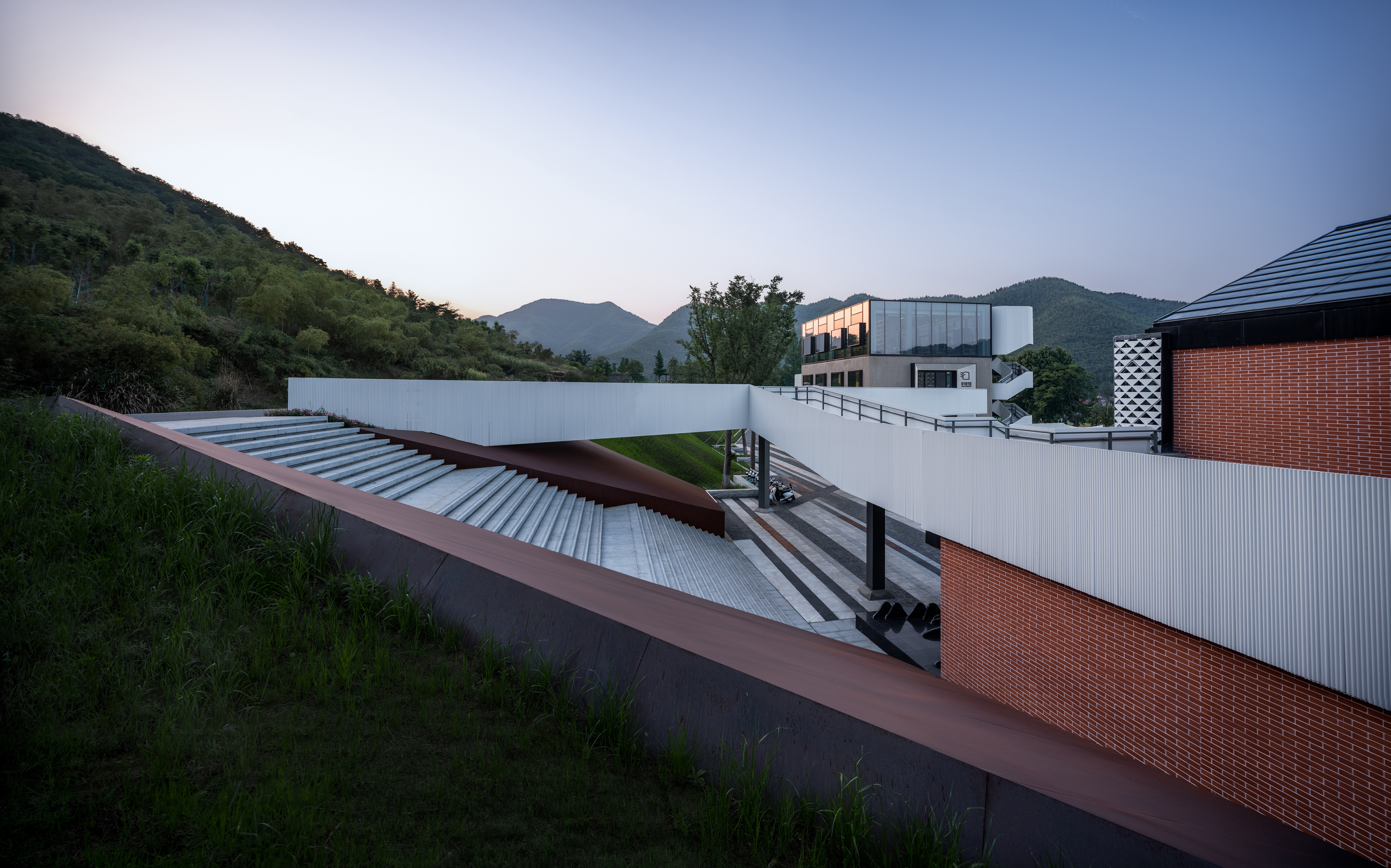 乡村工业遗存更新：余村印象青年图书馆 / 上海交通大学设计学院杜春宇团队 -19