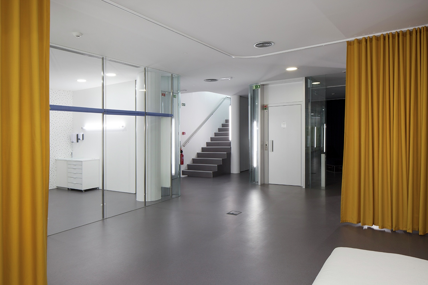 葡萄牙牙科诊所设计 | 个性化的医疗环境-43