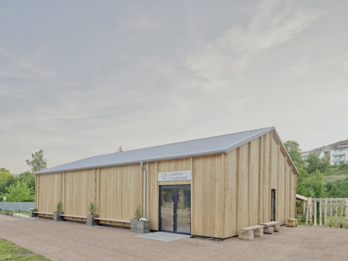  Zirkuläres Bauen: Ausstellungspavillon und Fahrzeughalle in einem-33