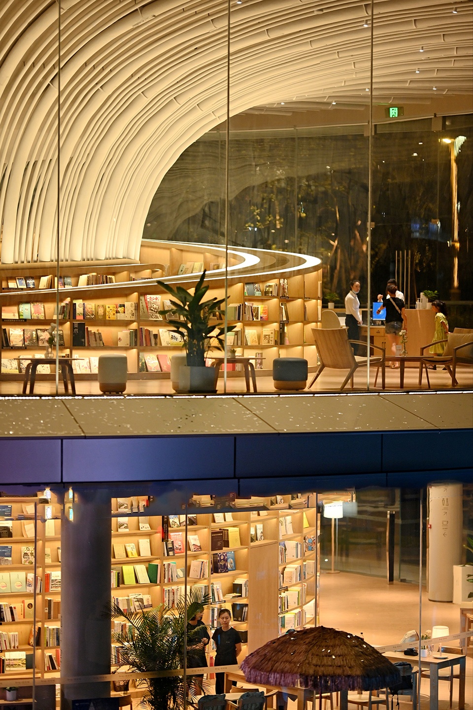 漂浮云端 | 成都东部新区知也图书馆，极简艺术与自然交融-49