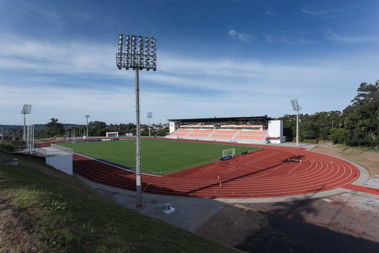 巴西 Estádio Olímpico Univates · Tartan Arquitetura e Urbanismo 的体育建筑杰作-1