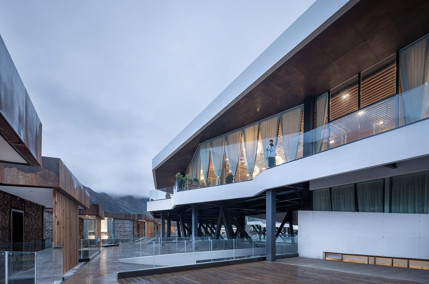 然乌湖国际自驾与房车营地，西藏 / 小隐建筑-46