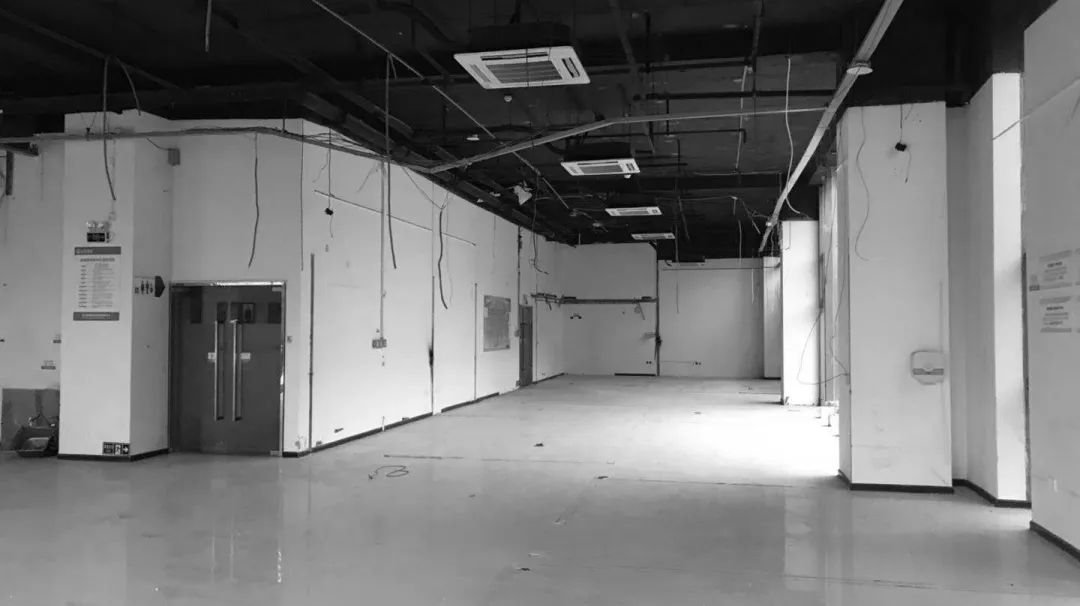 厦门 RAVA 旗舰店 | 现代简约美学空间-17