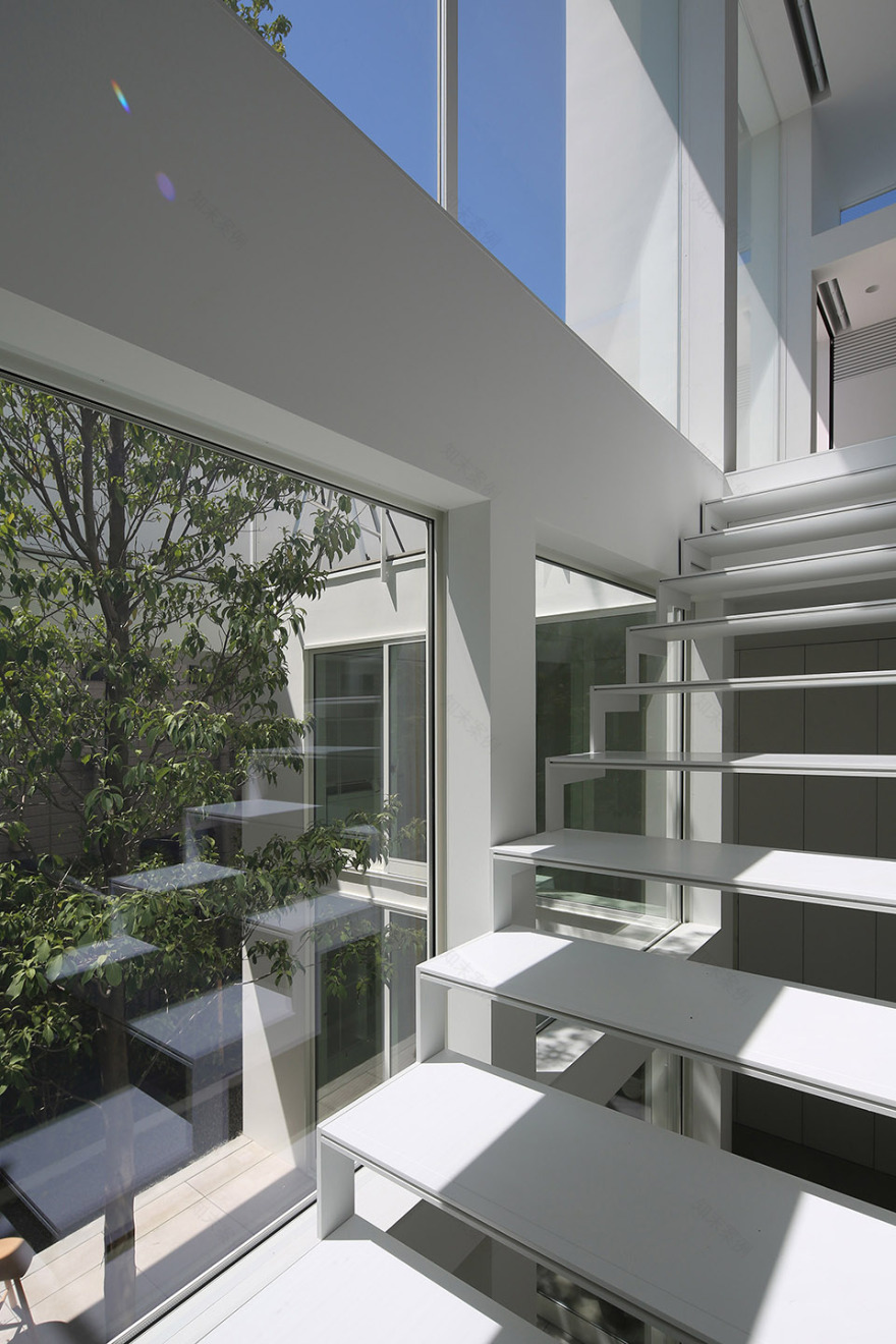 日本漂浮庭院住宅丨日本东京丨Takuro Yamamoto Architects-8