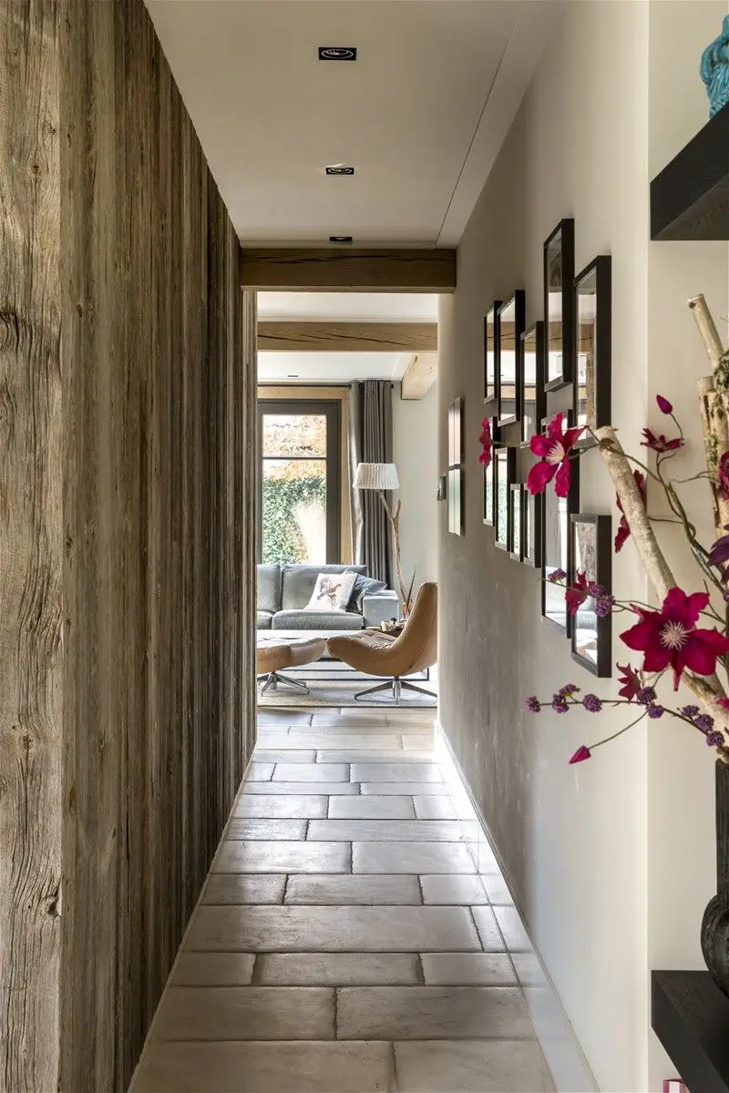 荷兰现代乡村大宅，完美融合温馨木艺与充沛采光-11