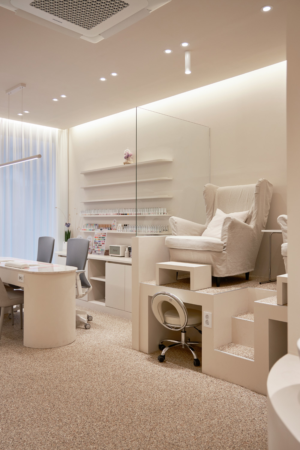 12 坪现代简约白调室内设计案例-12