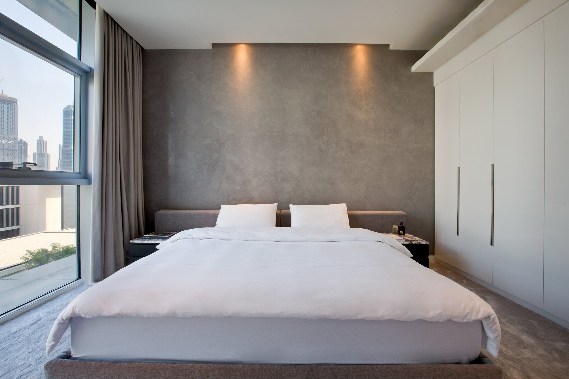 迪拜尼乌工作室的灰色优雅公寓设计丨阿联酋迪拜丨The Niu Studio-20