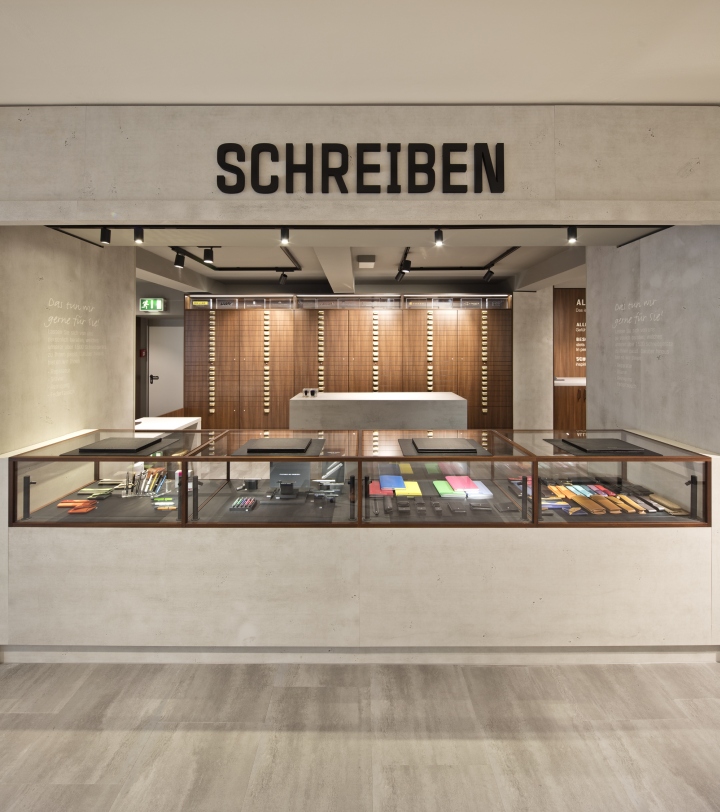 奥尔特洛夫商店，由商店设计师们设计，科隆-13