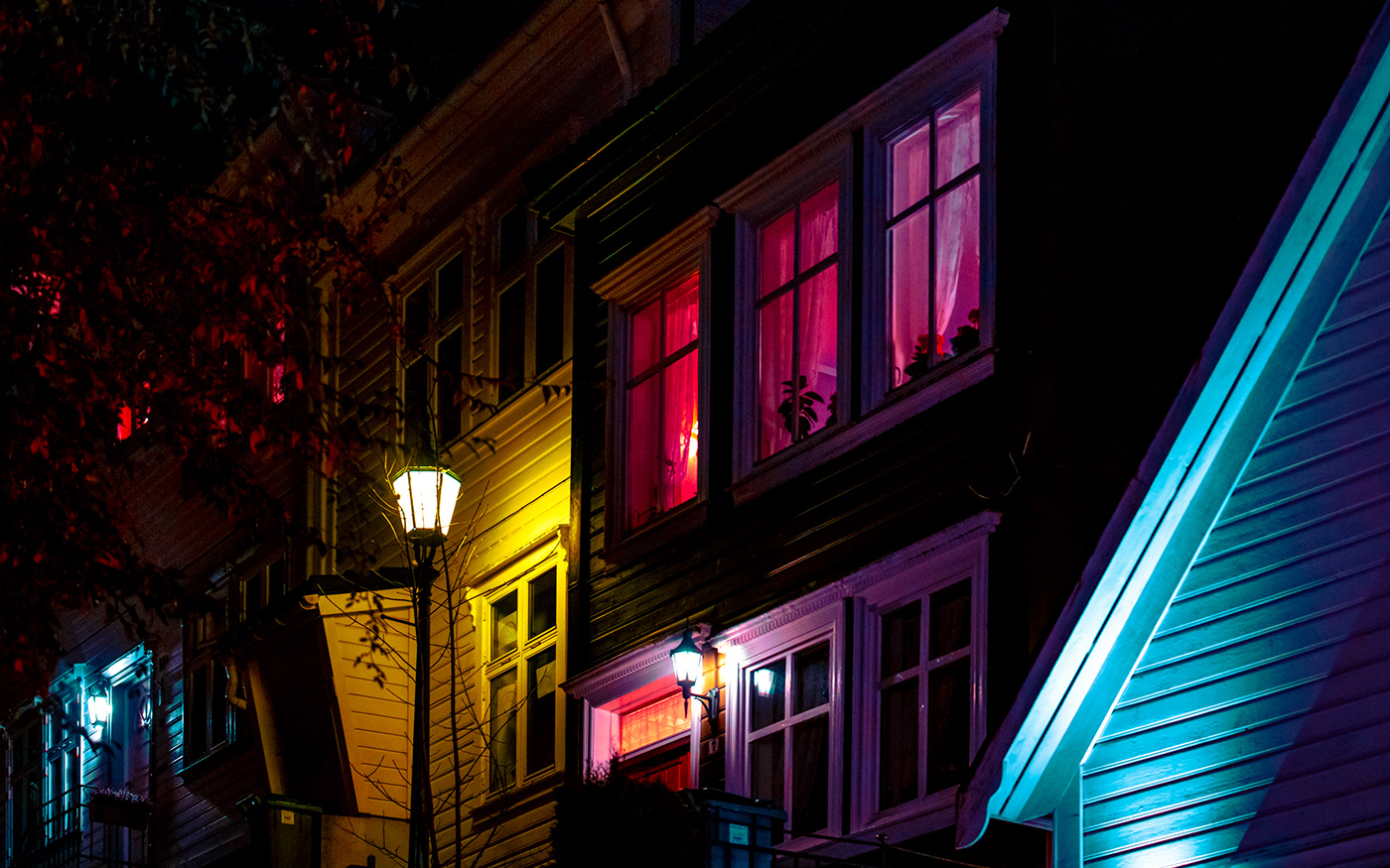 挪威红光幻影 · 色彩斑斓的夜晚摄影丨Aishy-14