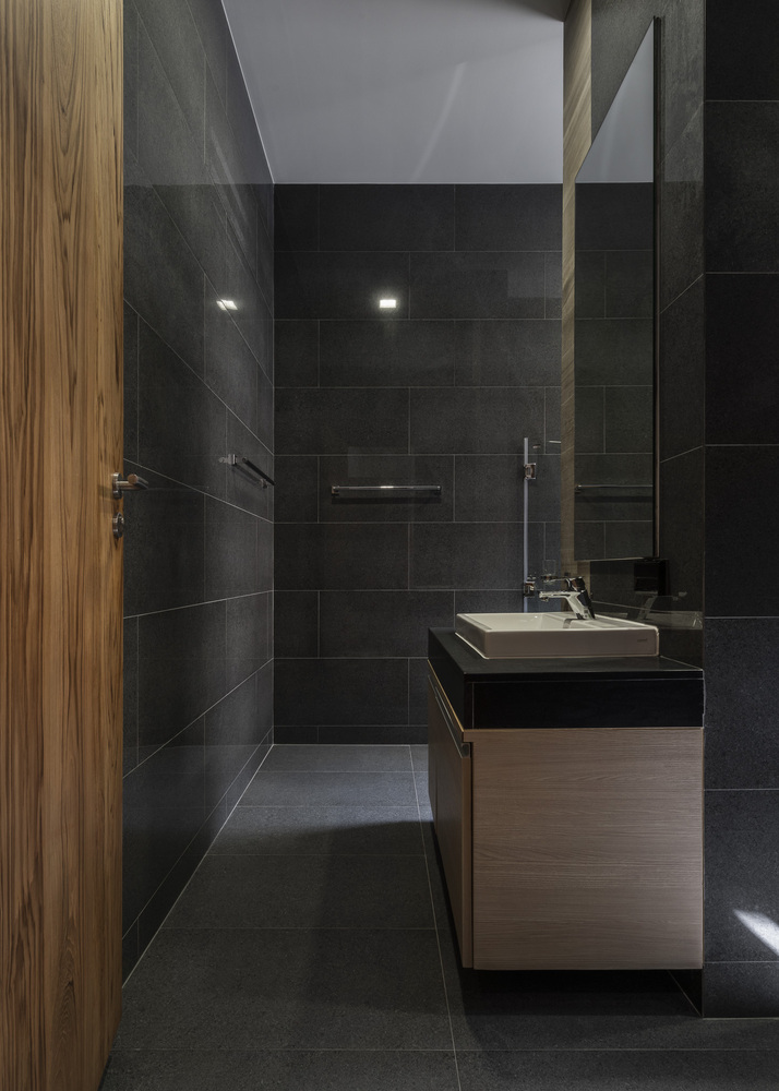 曼谷 898 平方米四口之家，多功能空间与温暖氛围的完美结合-56