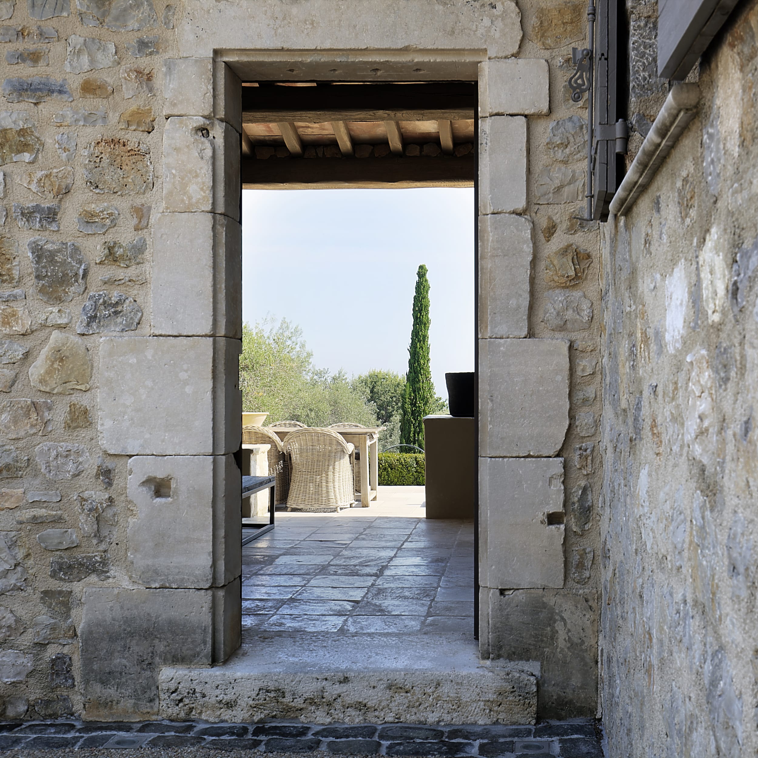 法国瓦尔邦 Bastide La Sousta 别墅翻新-8