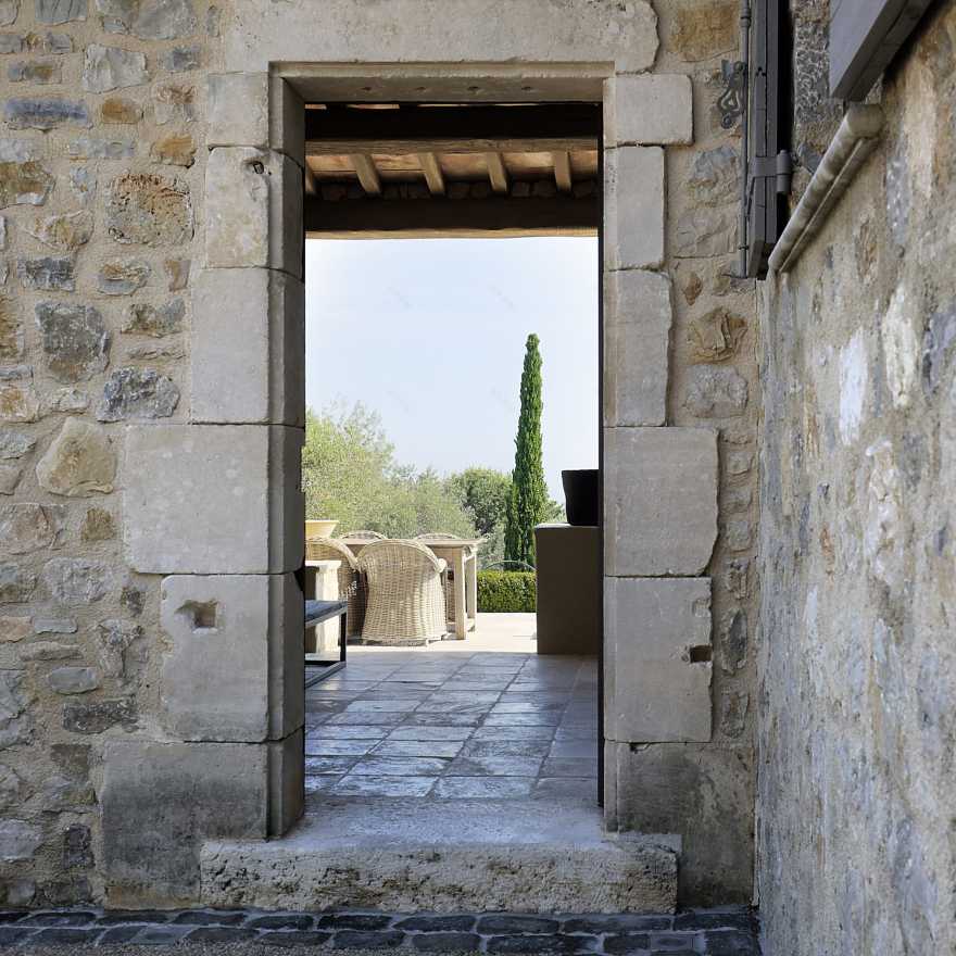 法国瓦尔邦 Bastide La Sousta 别墅翻新-8