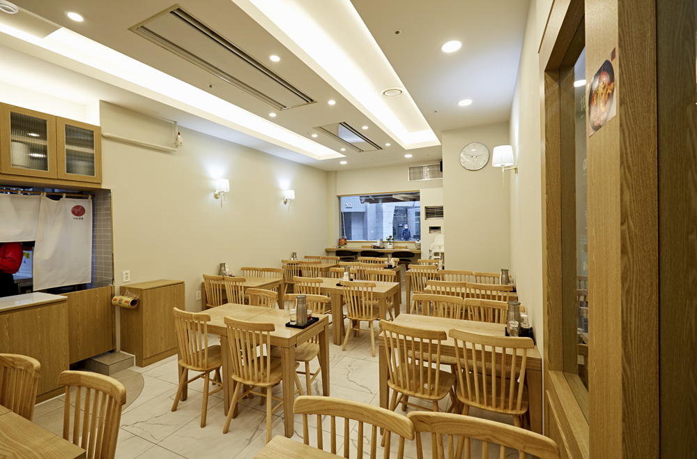 极简白橡木，17 平米小空间的大设计-9