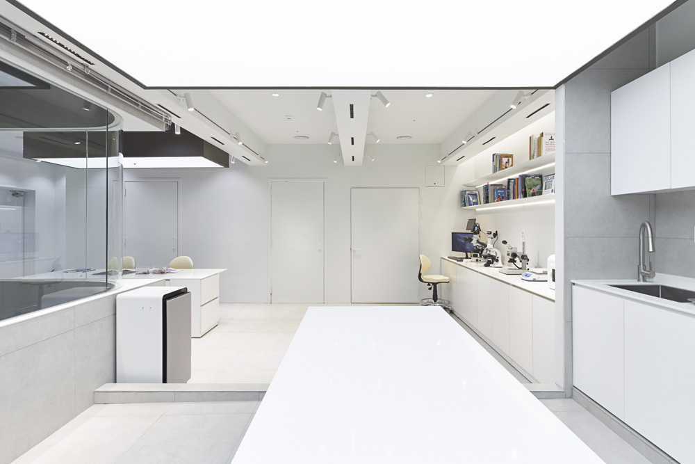 极简白调，25 平米的精致 COWA 展示空间-13