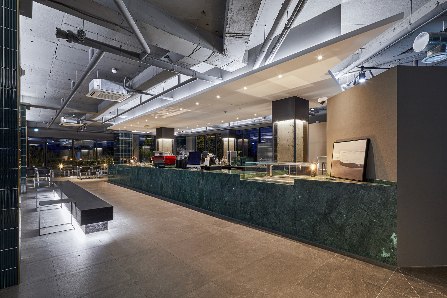 首尔 80 平咖啡厅，打造城市观景露台-21