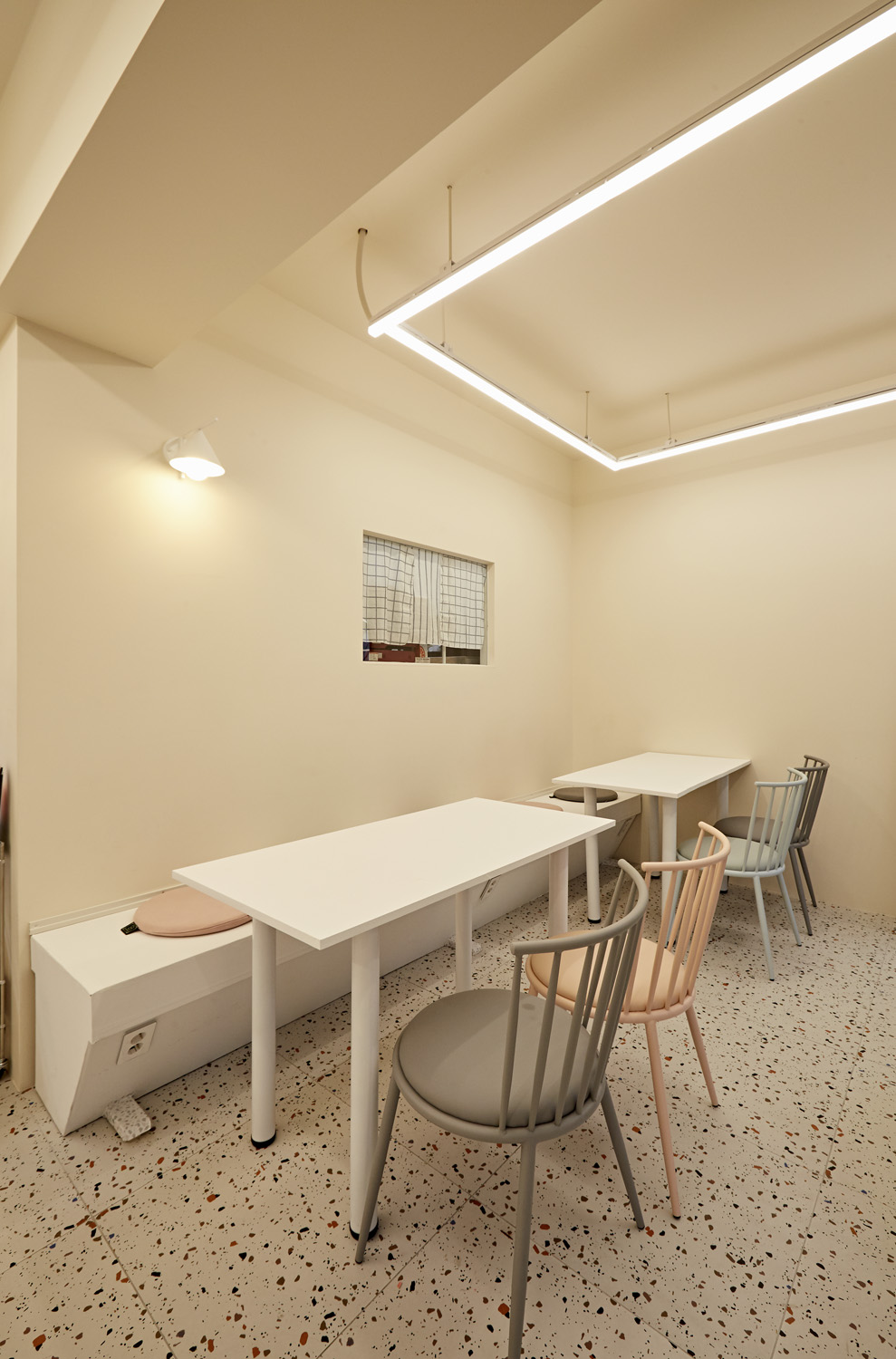 13 坪极简甜品店的精致设计-11