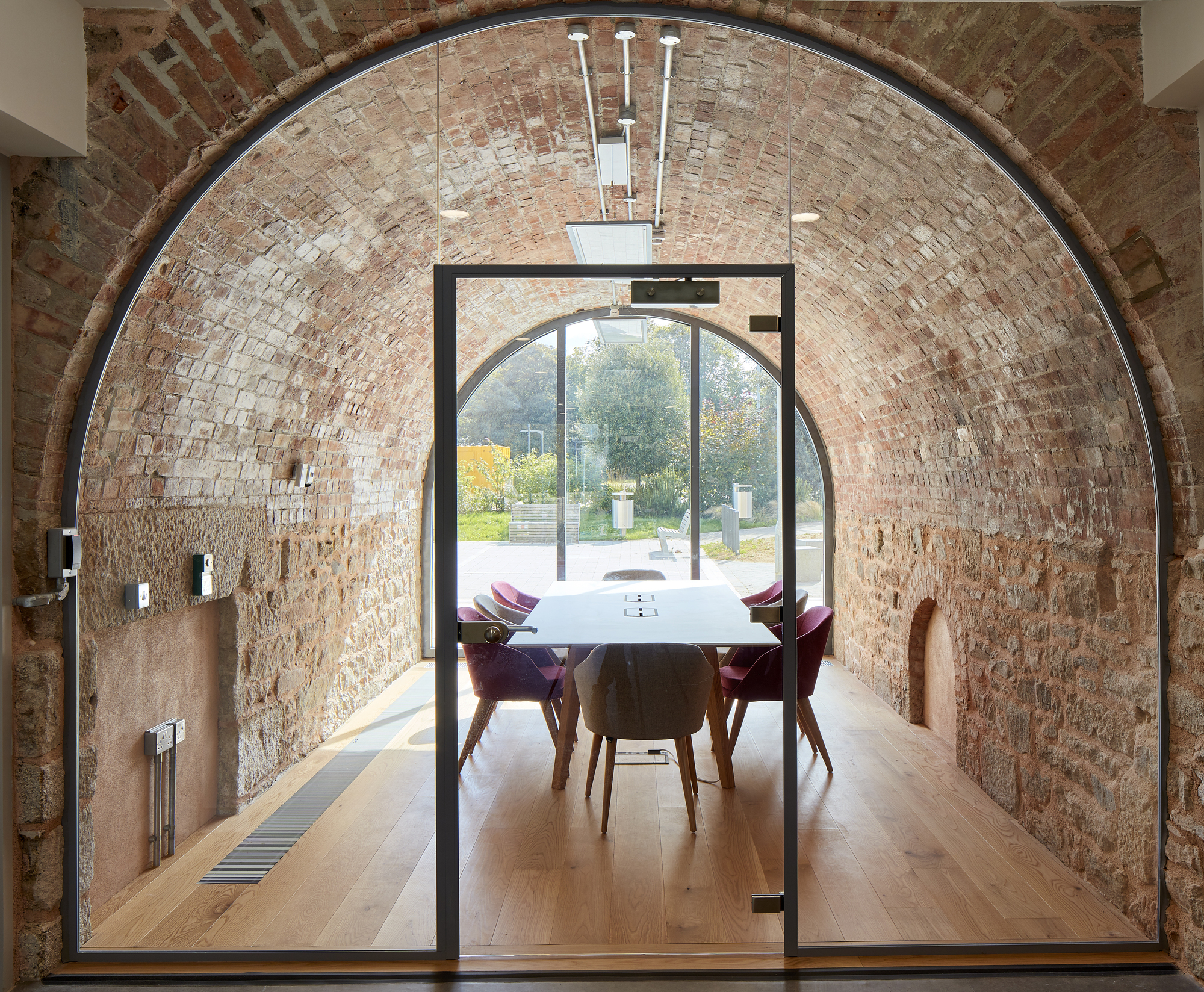 克雷斯恩·科诺档案中心-20