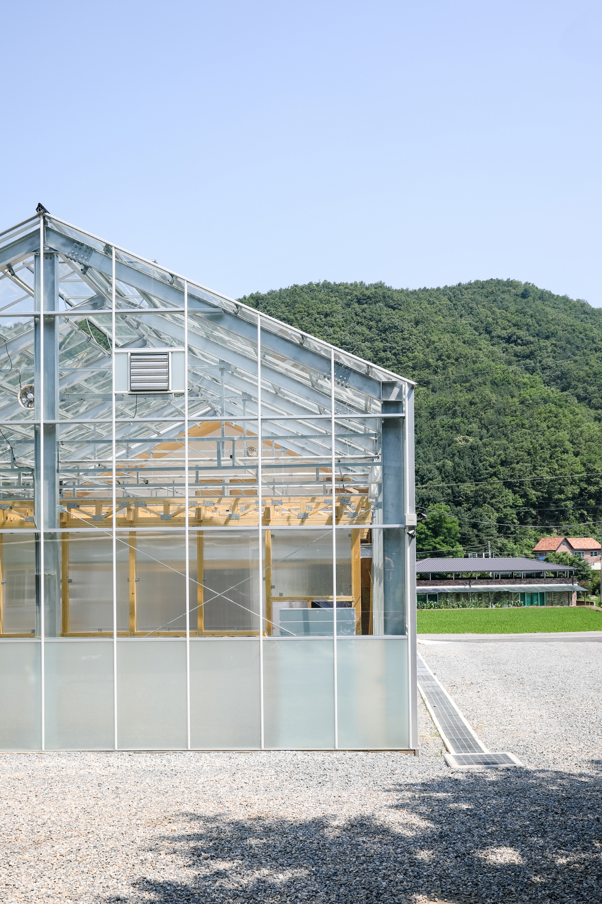 Glass House Laboratory / STAY Architects-10