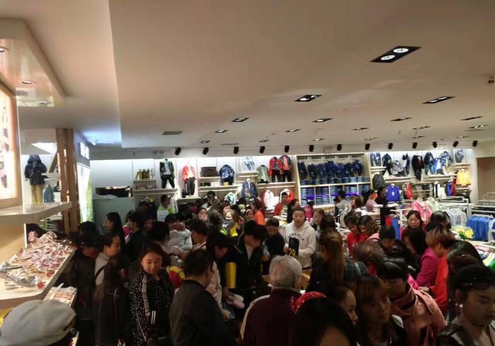 嘉峪关最大童装店开业盛况-32