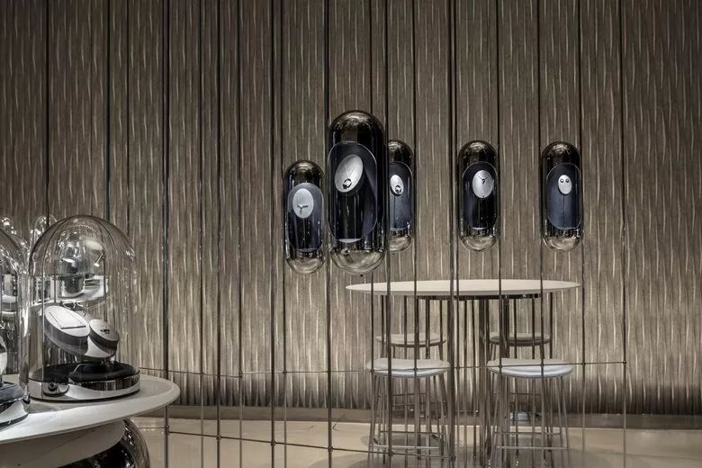 打破传统,感官体验的珠宝旗舰店设计-15
