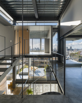House in Kitano / Tomohiro Hata Architect and Associates
