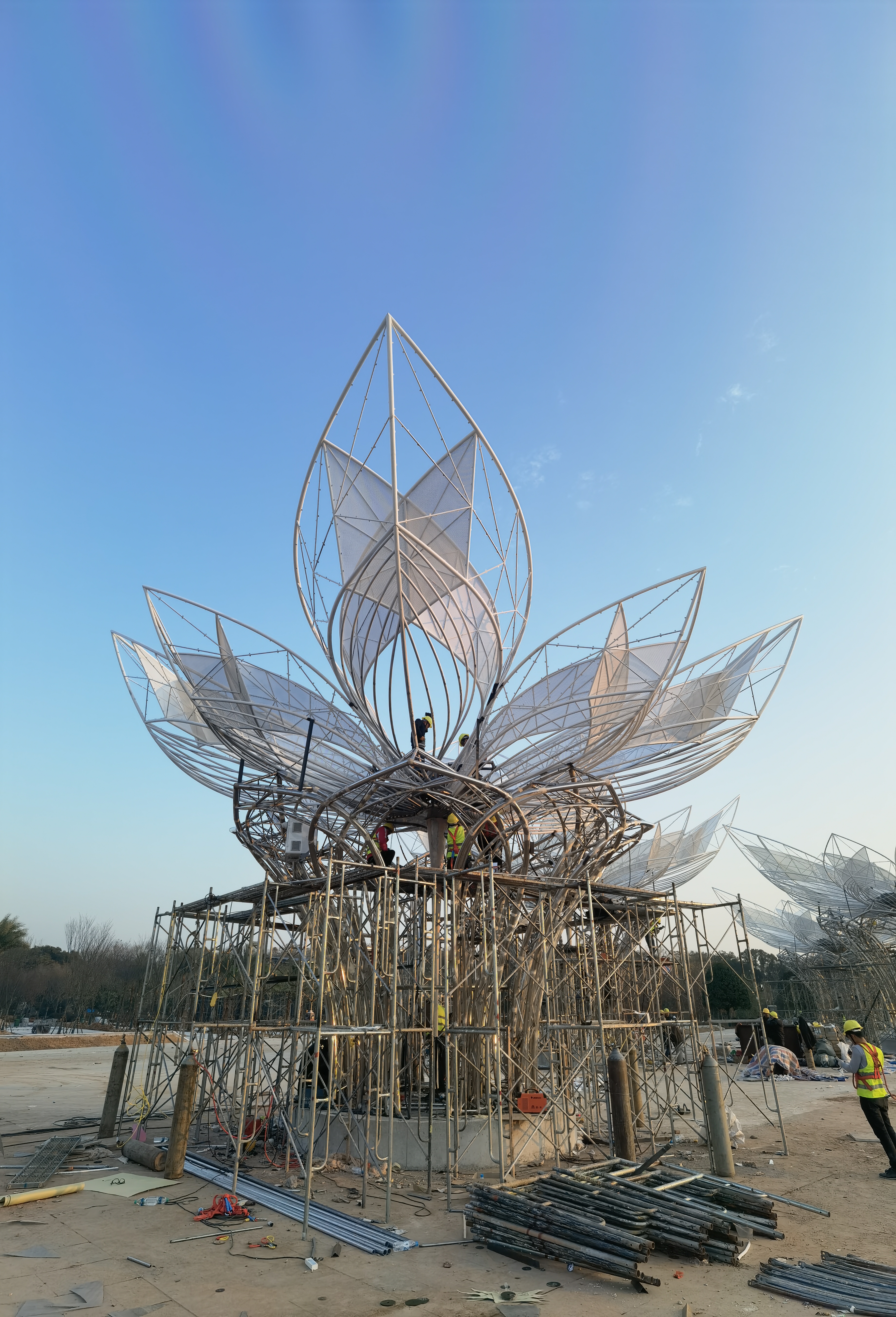 橙彩凝香赣州信丰花园湾广场主题雕塑丨中国赣州-18