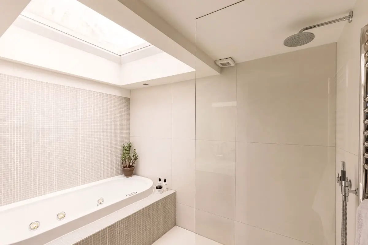 阿姆斯特丹古典运河公寓 | 古老建筑中的现代魅力-16