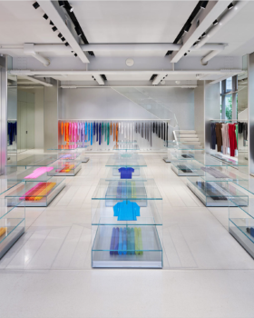 PLEATS PLEASE ISSEY MIYAKE store by Tokujin Yoshioka
