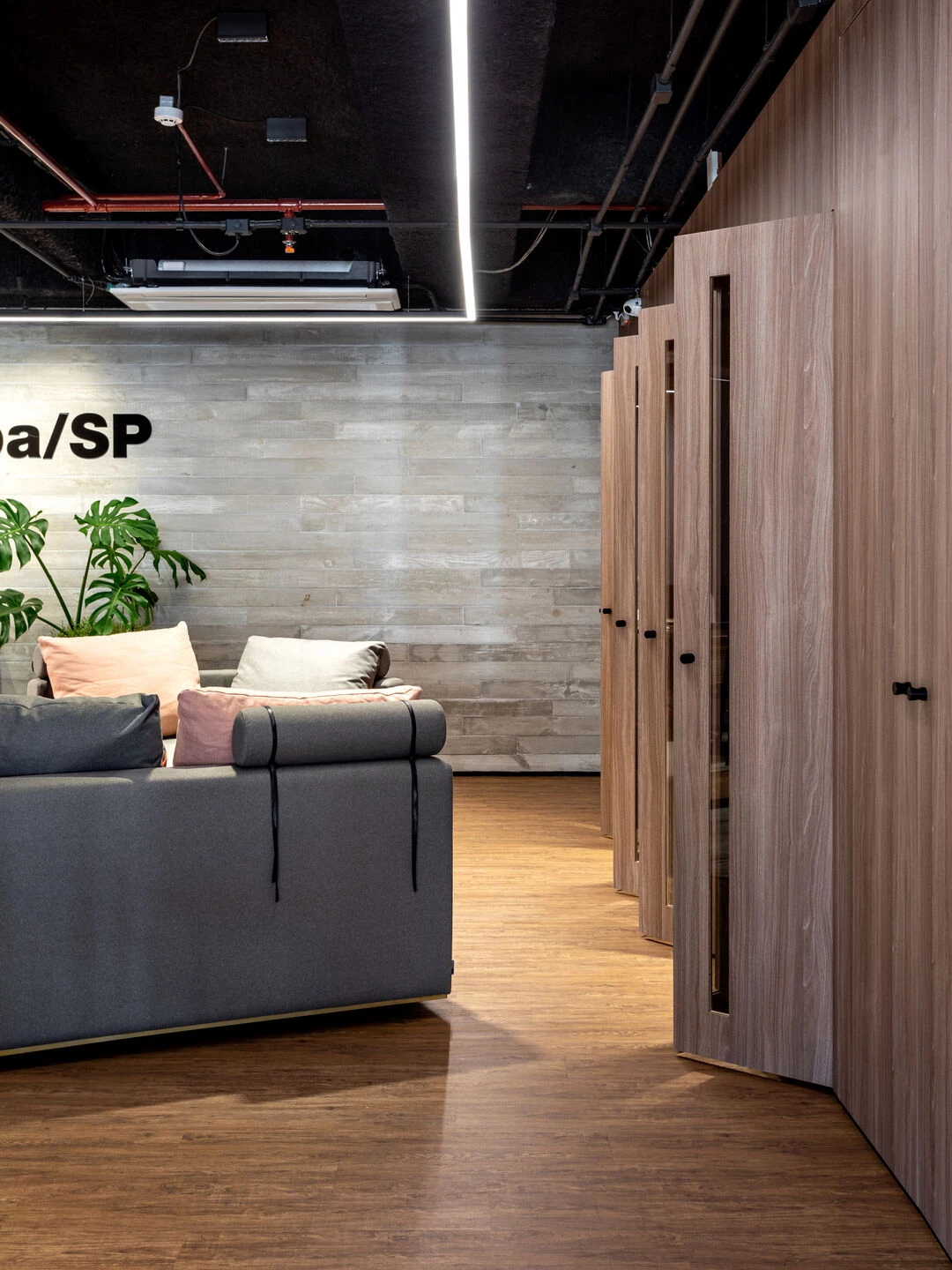 巴西圣保罗 SENALBA 办公室，木质与混凝土打造舒适工作空间-24