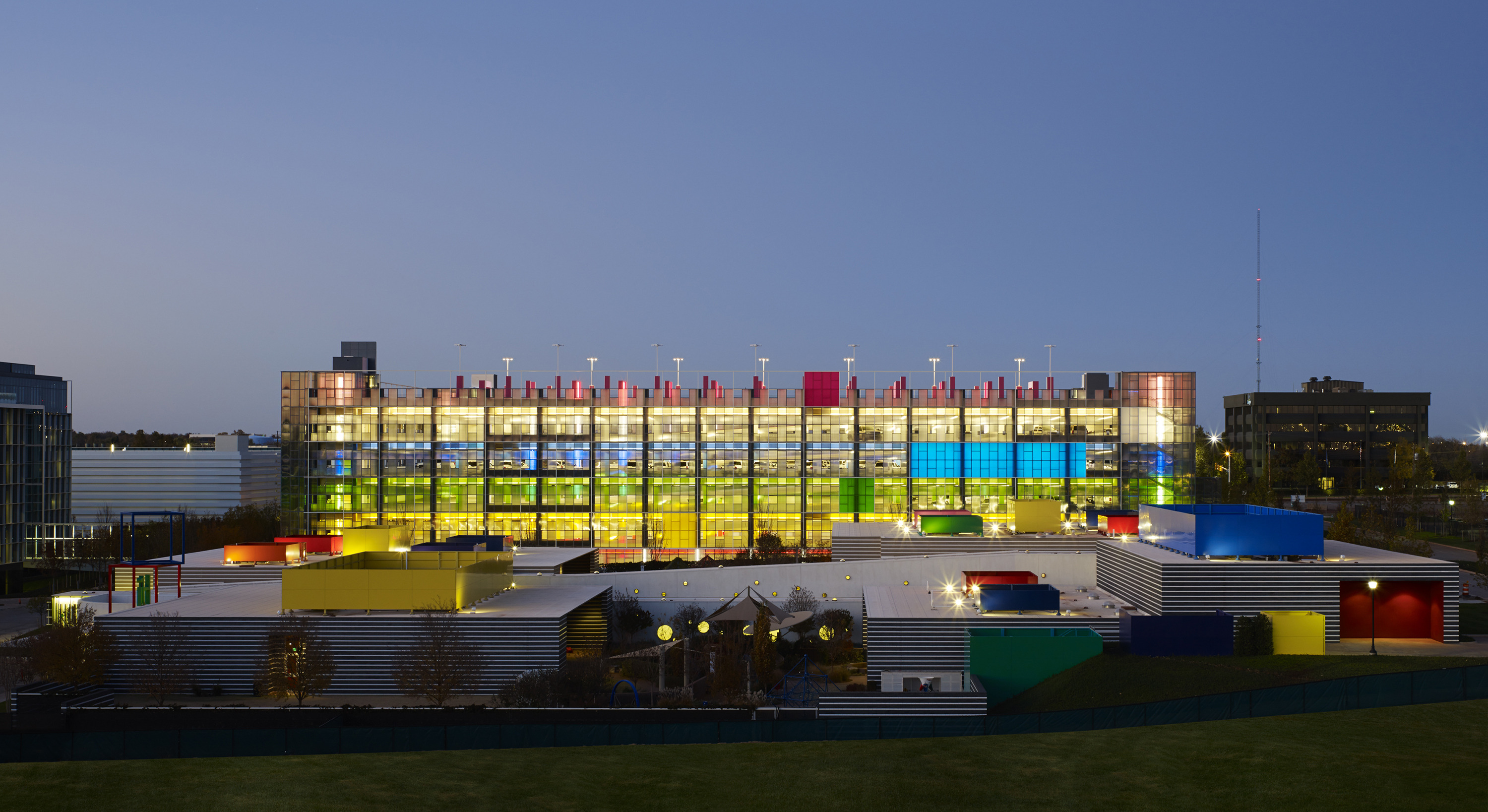 Rand Elliott Architects 打造停车建筑新形象-47