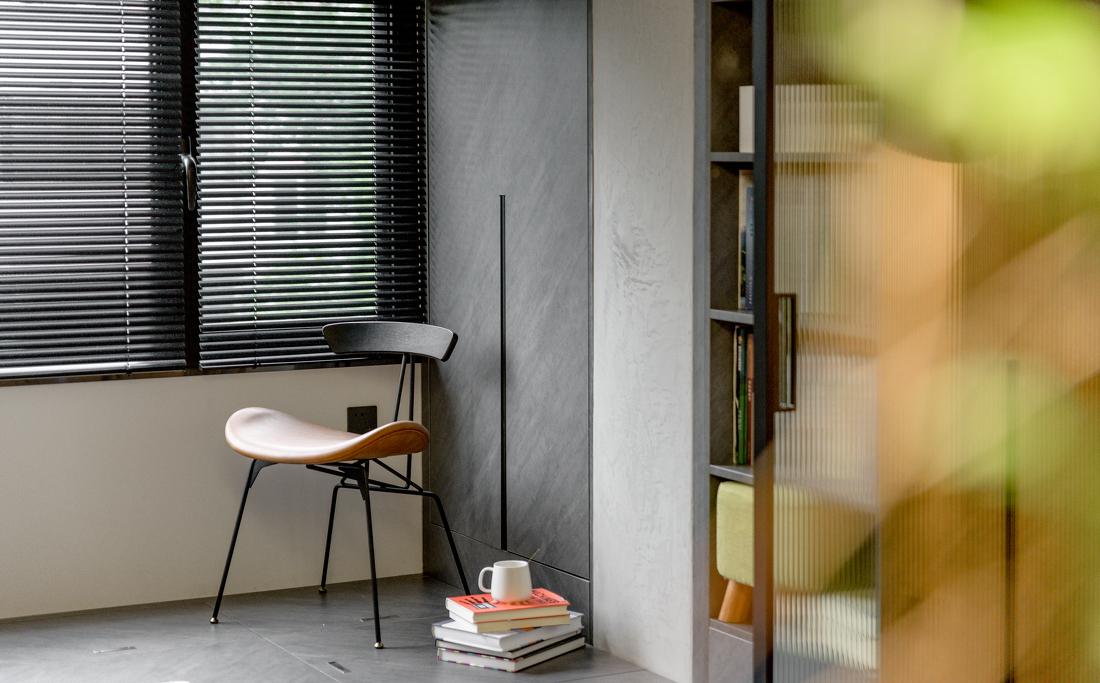 工业风极简温馨小家设计-39