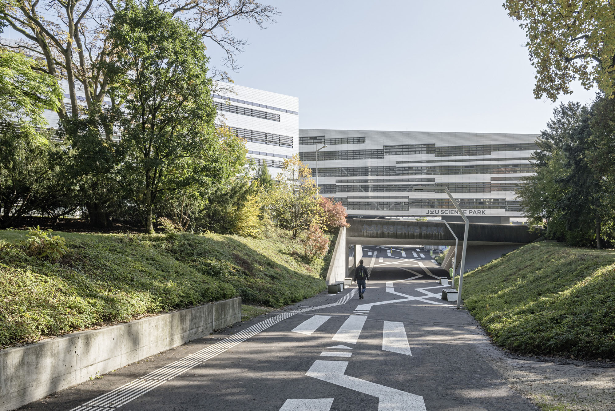 Science Park - Johannes Kepler University | Caramel-19